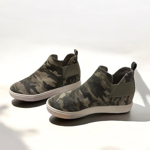 SODA Flat Women Chelsea Shoes Slip On Green Camo 8 - Picture 7 of 10